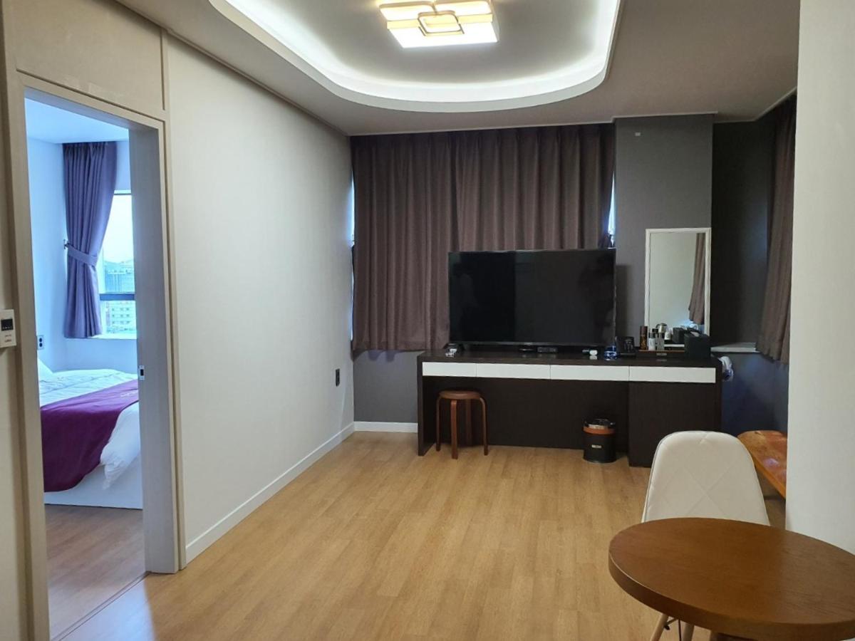 Hotel Wooin Мокпхо Екстер'єр фото