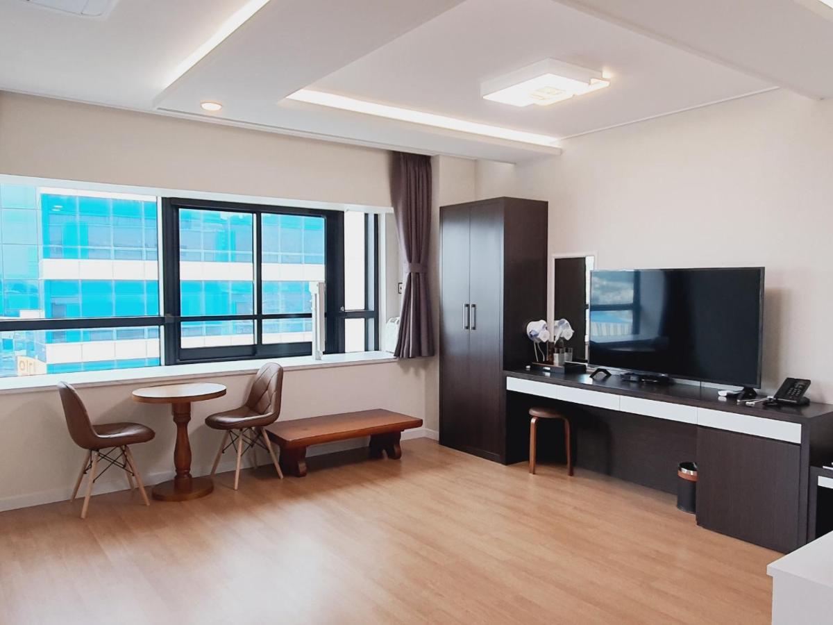Hotel Wooin Мокпхо Екстер'єр фото