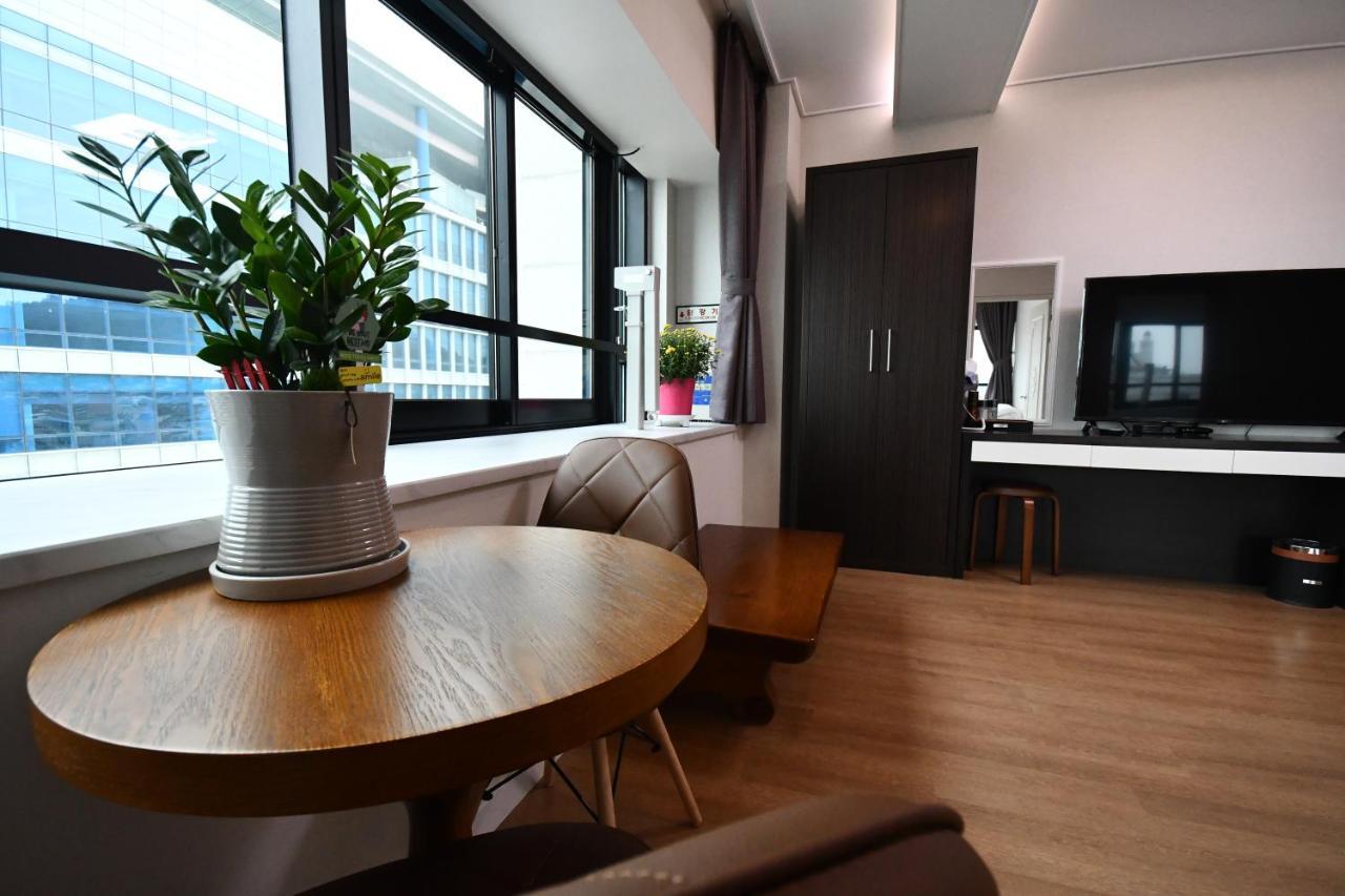 Hotel Wooin Мокпхо Екстер'єр фото